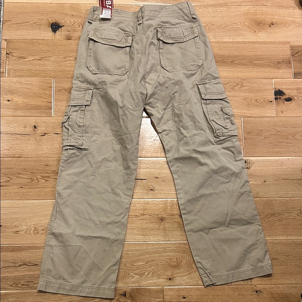 UNIONBAY Men's Tan Cargo Pants - Picture 2 of 4